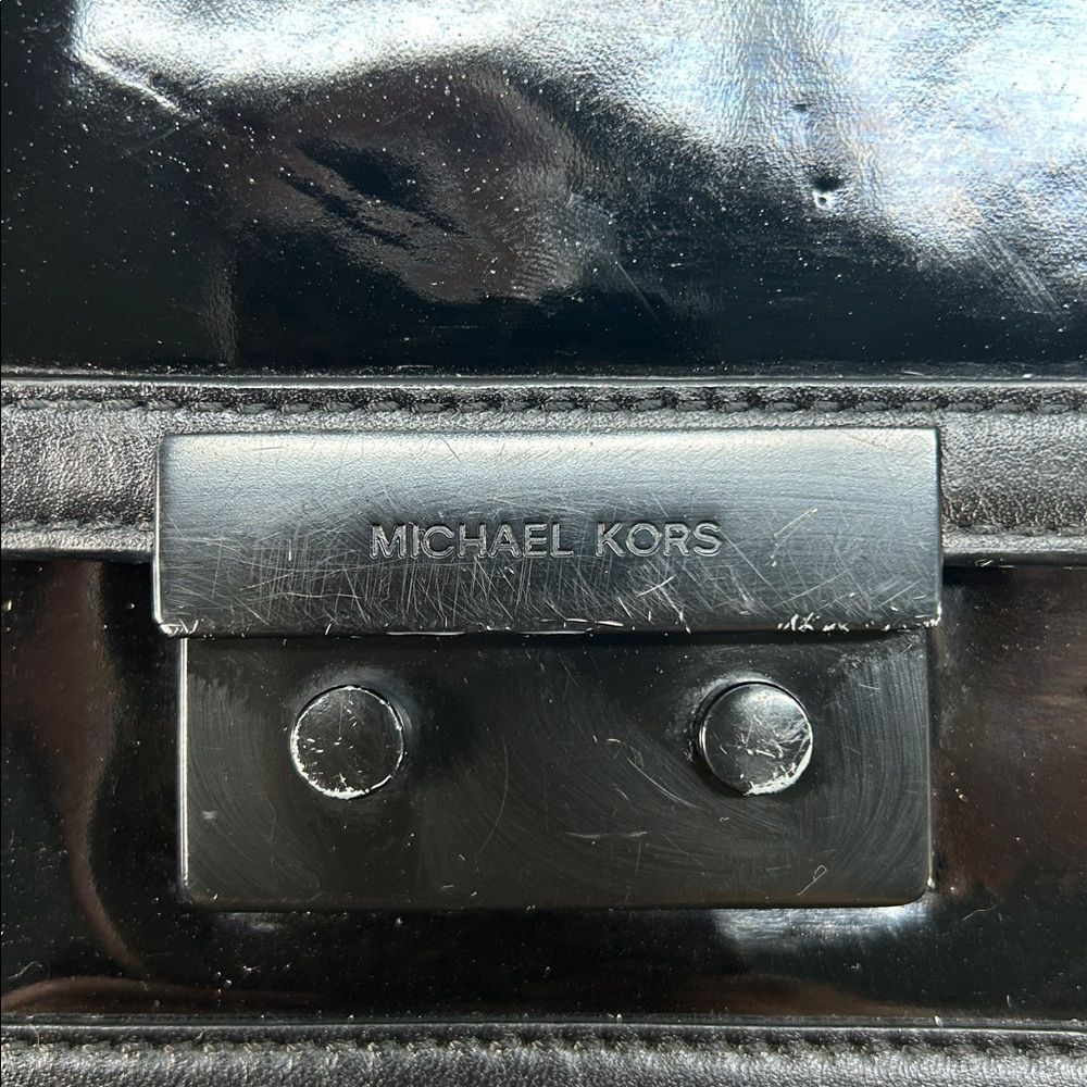 6193 Michael Kors Callie frame out patent leather crossbody - Picture 10 of 11